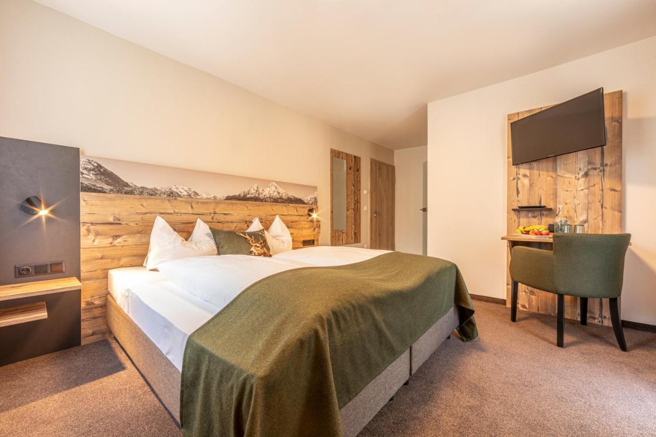 Home-Hotel Salzberg 贝希特斯加登 外观 照片 A typical room at the Hotel Garni Alpenblick